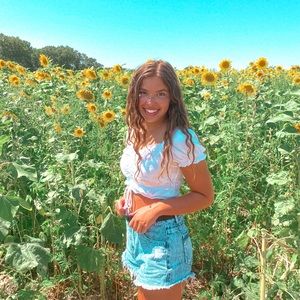 Meet your Posher, Clara